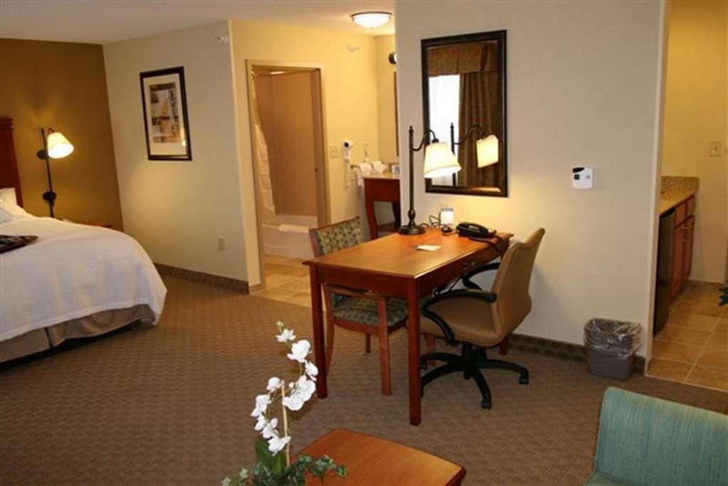 Hampton Inn & Suites Cedar Rapids Værelse billede