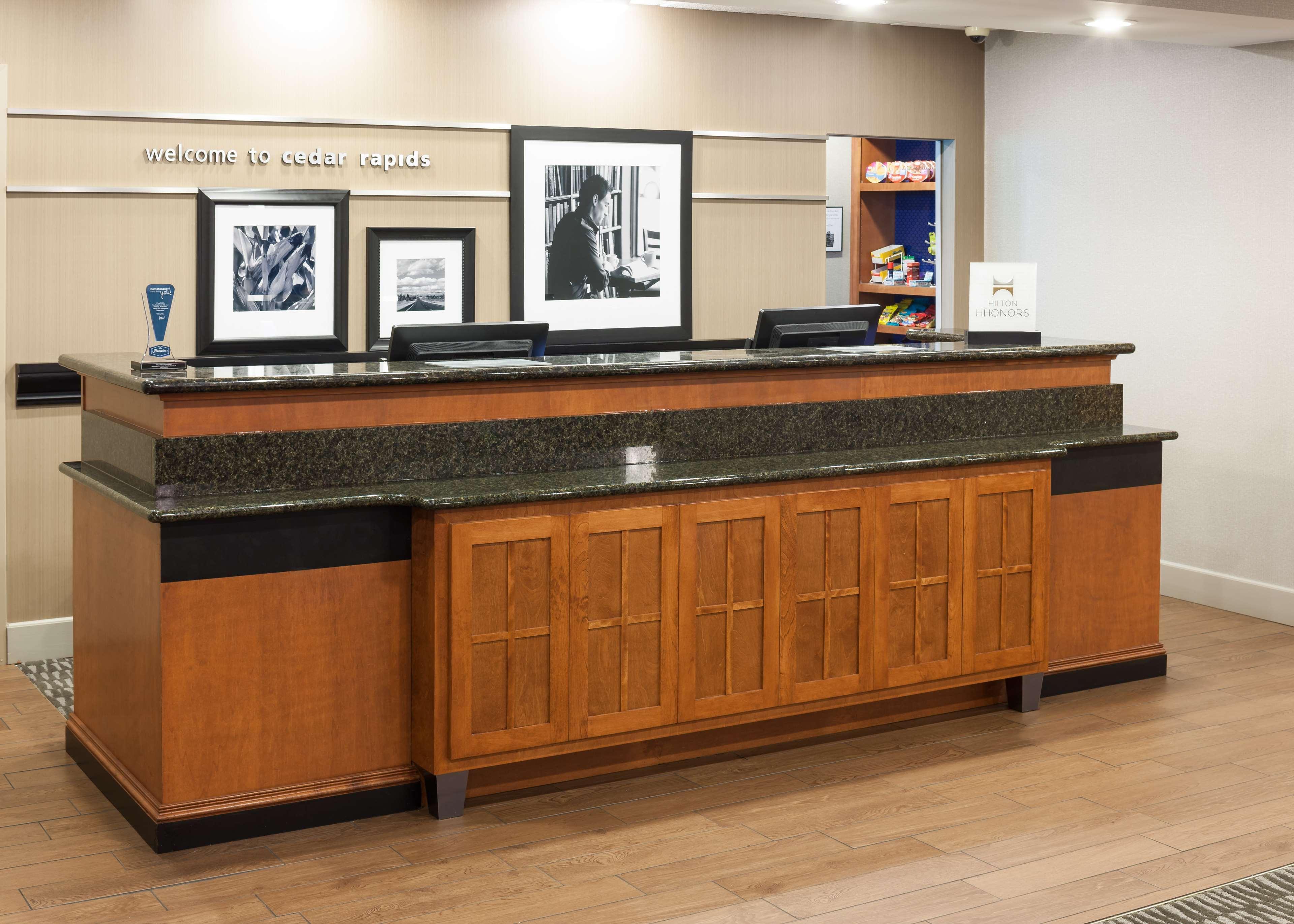 Hampton Inn & Suites Cedar Rapids Eksteriør billede
