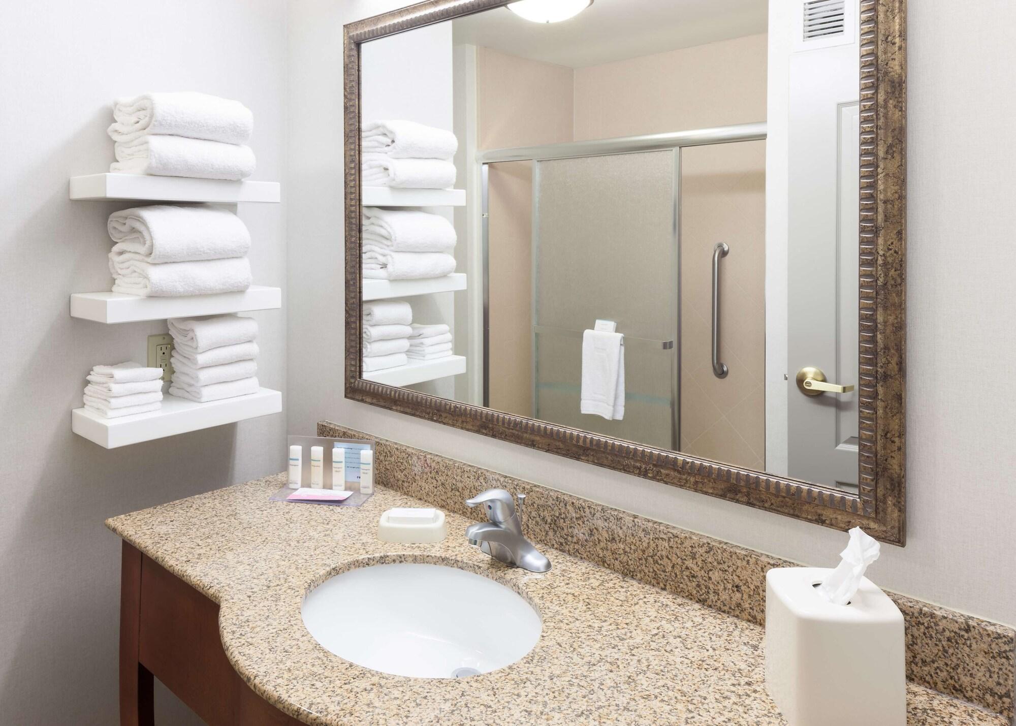 Hampton Inn & Suites Cedar Rapids Eksteriør billede
