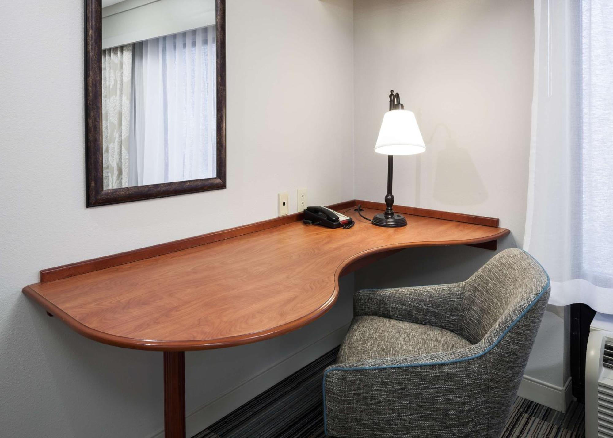 Hampton Inn & Suites Cedar Rapids Eksteriør billede