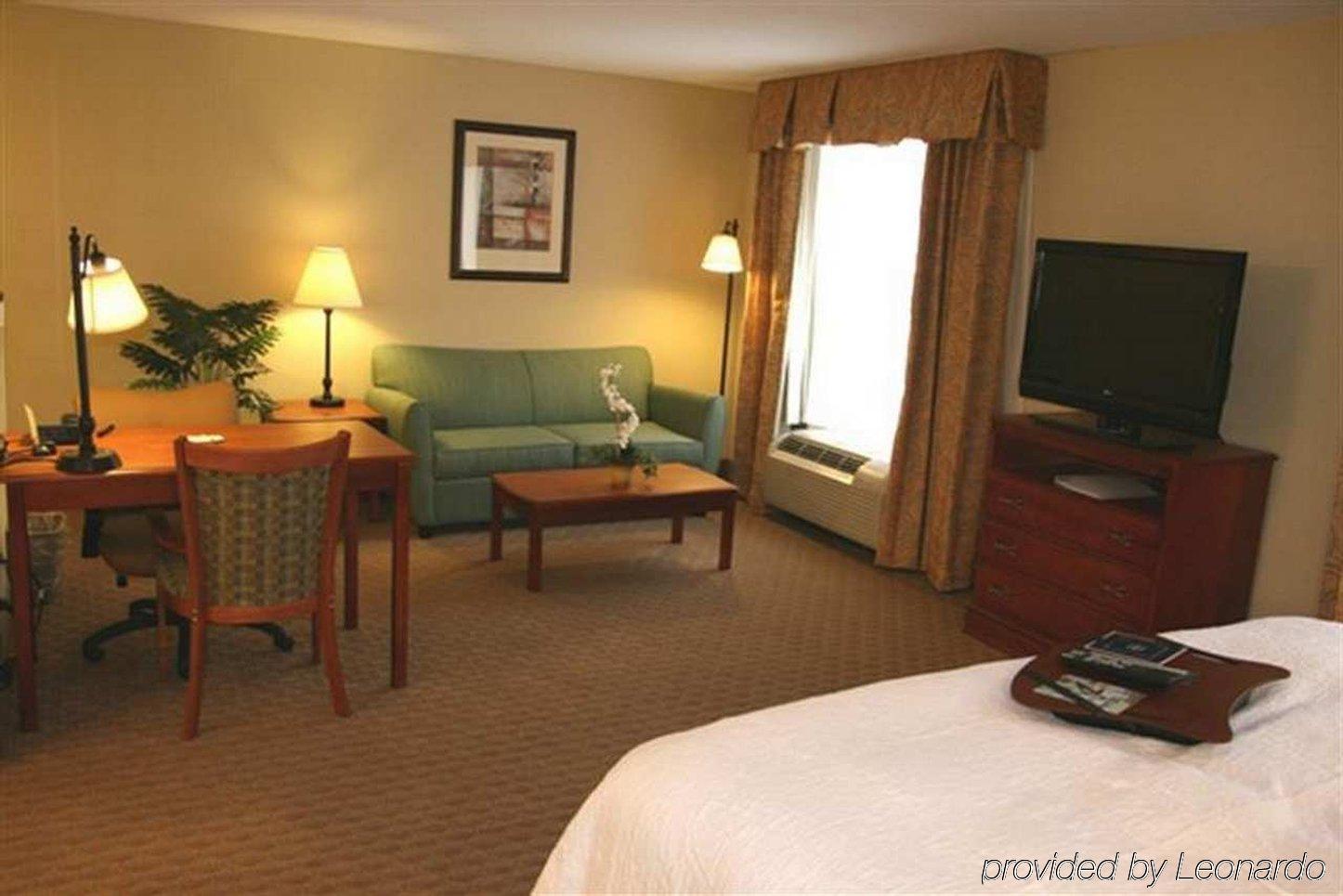 Hampton Inn & Suites Cedar Rapids Værelse billede