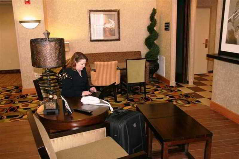 Hampton Inn & Suites Cedar Rapids Værelse billede